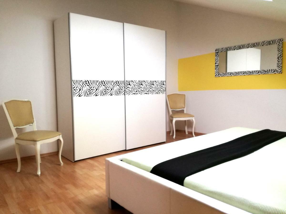 Apartments Suzi Crikvenica Buitenkant foto